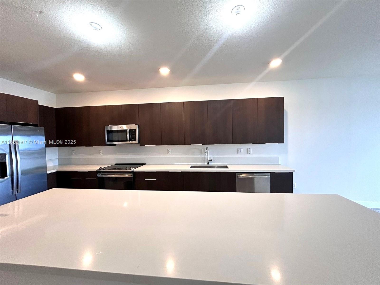 DUNNWOODY LAKE - Residential Lease
