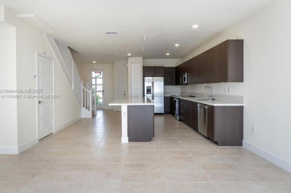 DUNNWOODY LAKE - Residential Lease