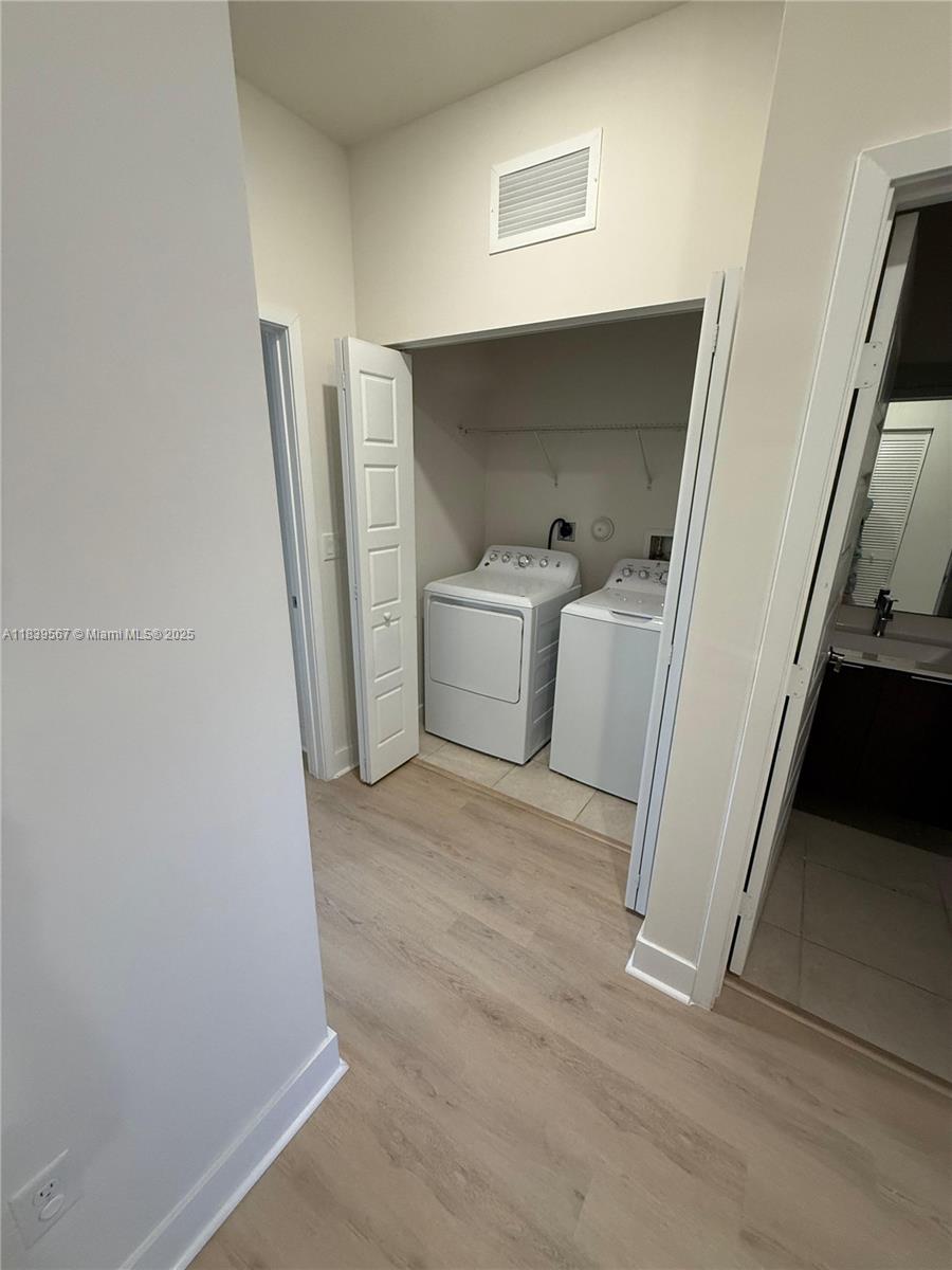 DUNNWOODY LAKE - Residential Lease