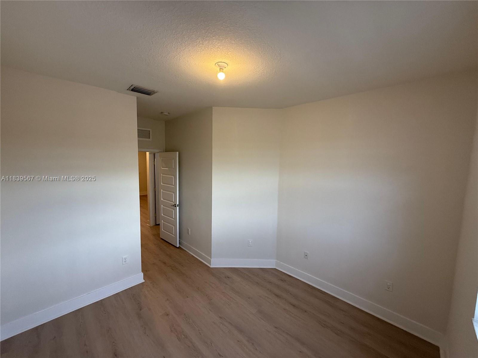 DUNNWOODY LAKE - Residential Lease