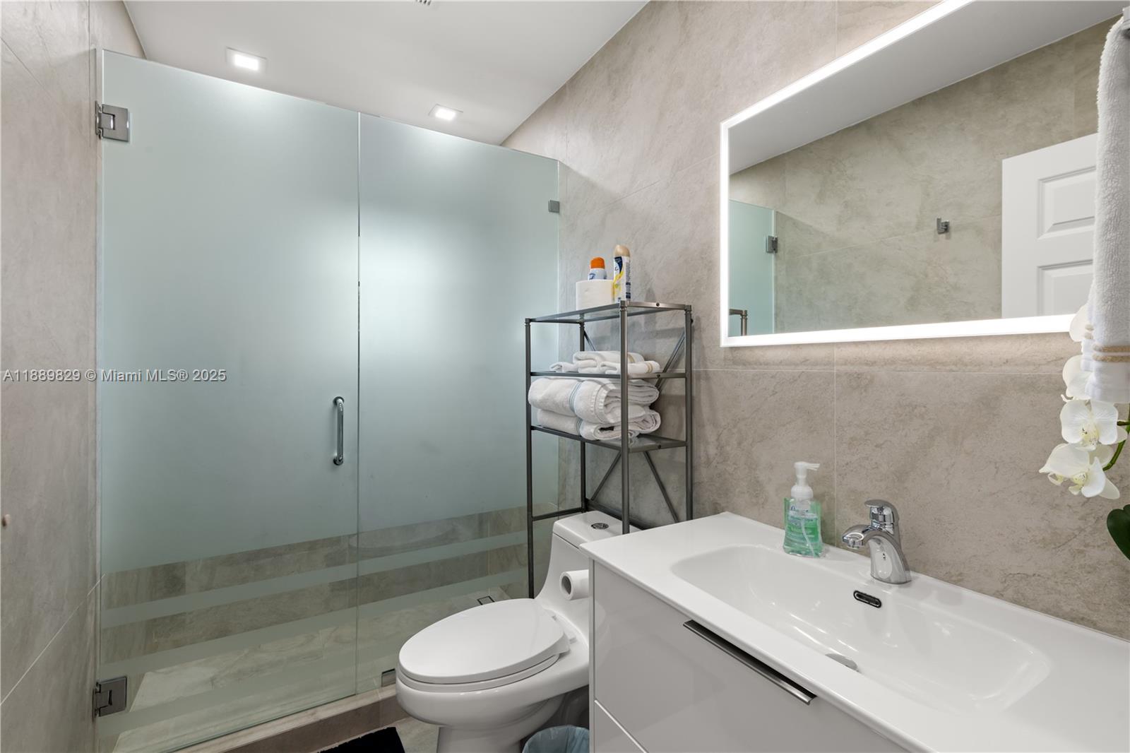 AVENTURA LAKES - PHASE II - Residential