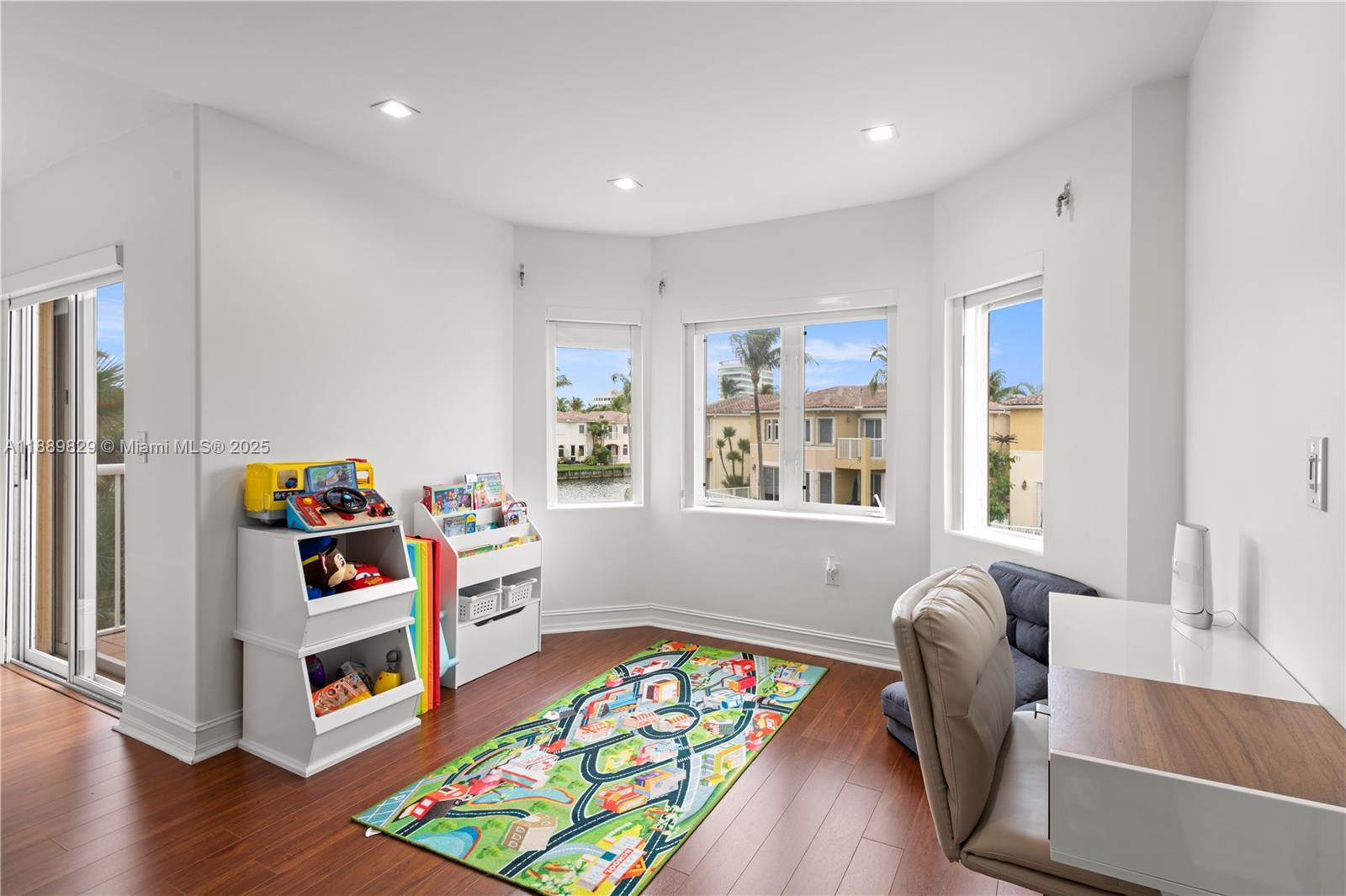AVENTURA LAKES - PHASE II - Residential