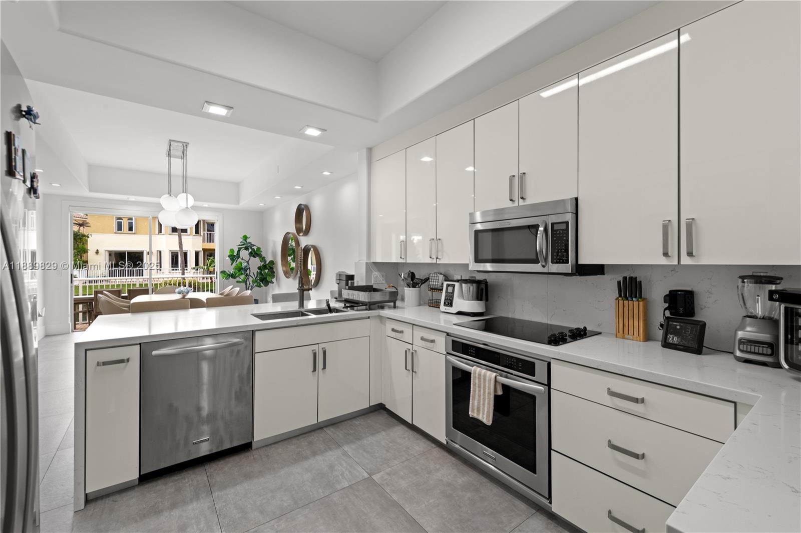 AVENTURA LAKES - PHASE II - Residential