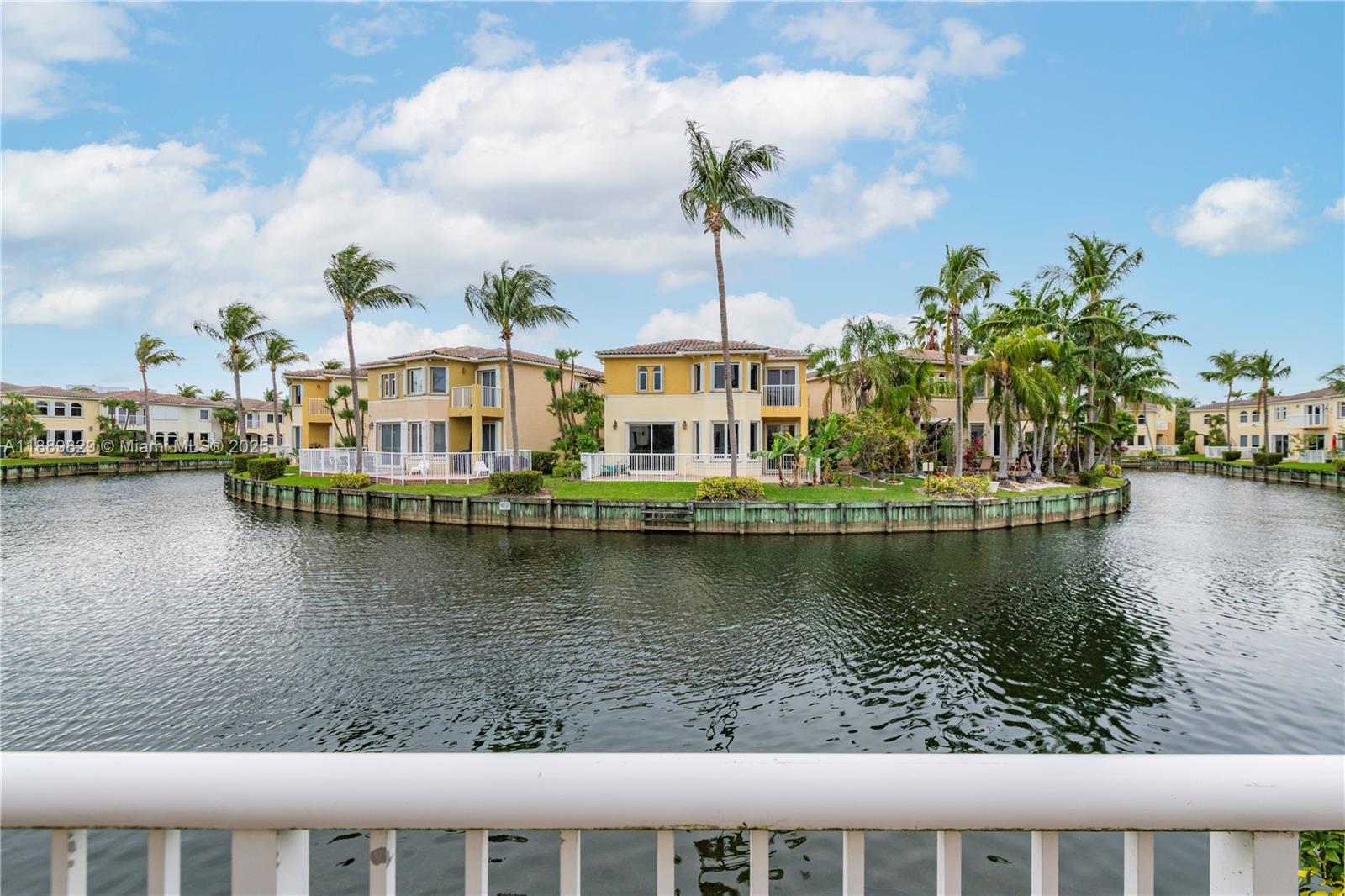AVENTURA LAKES - PHASE II - Residential