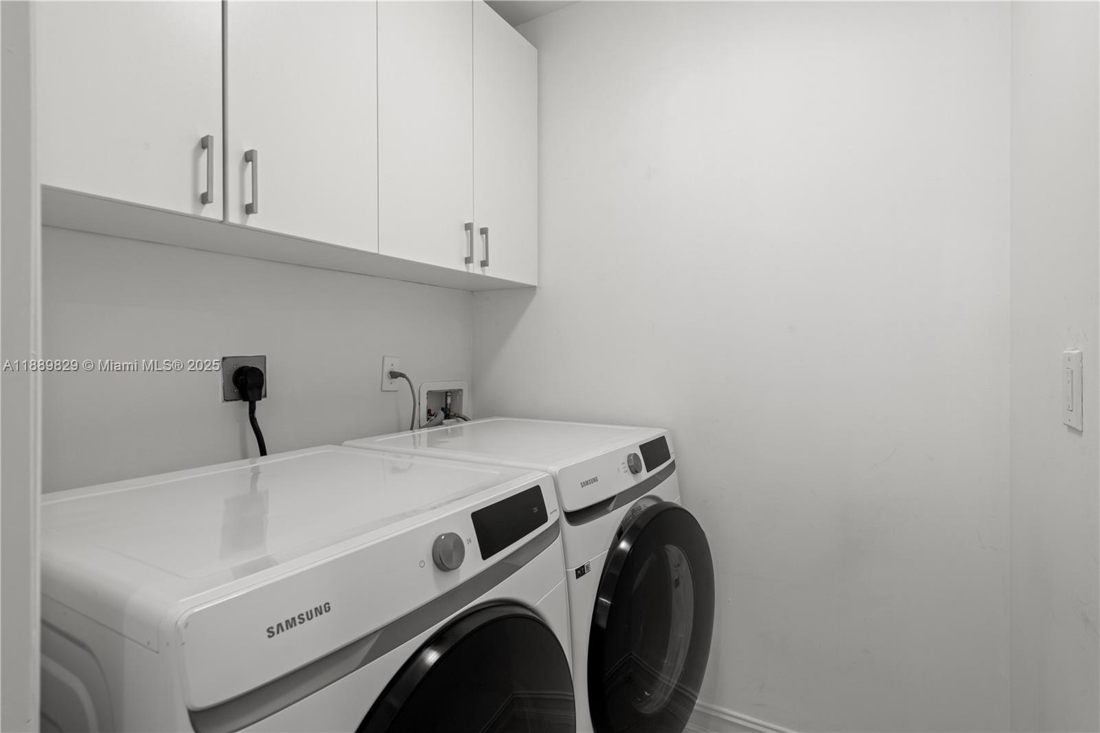 AVENTURA LAKES - PHASE II - Residential