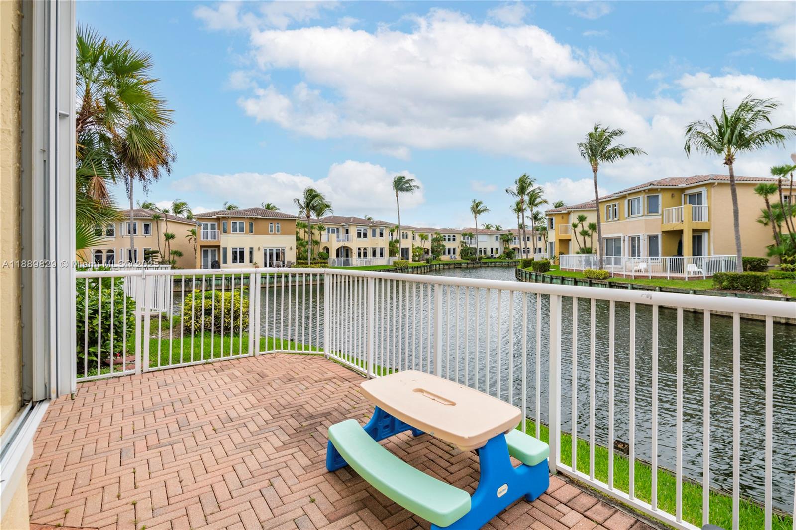 AVENTURA LAKES - PHASE II - Residential