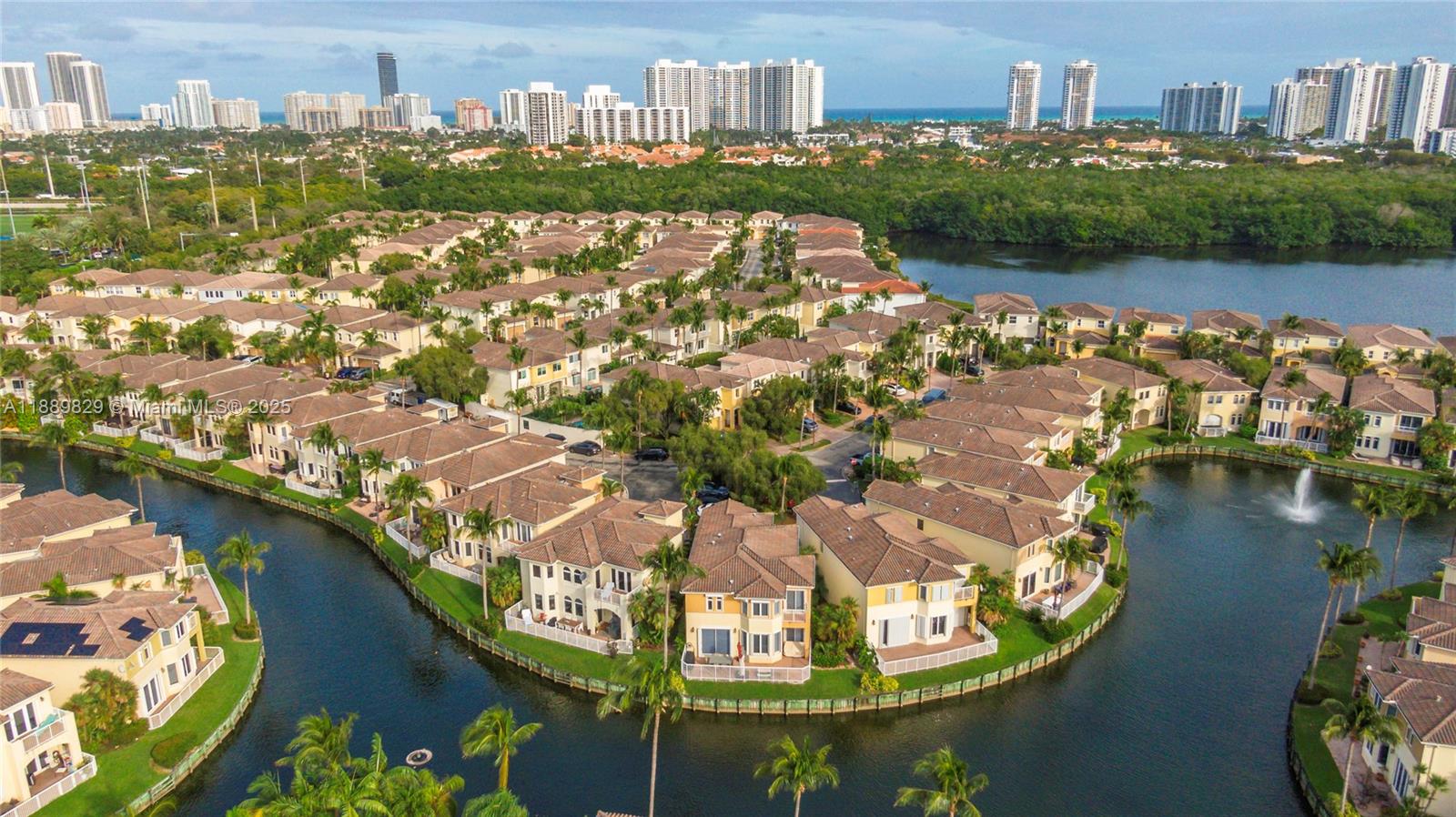AVENTURA LAKES - PHASE II - Residential