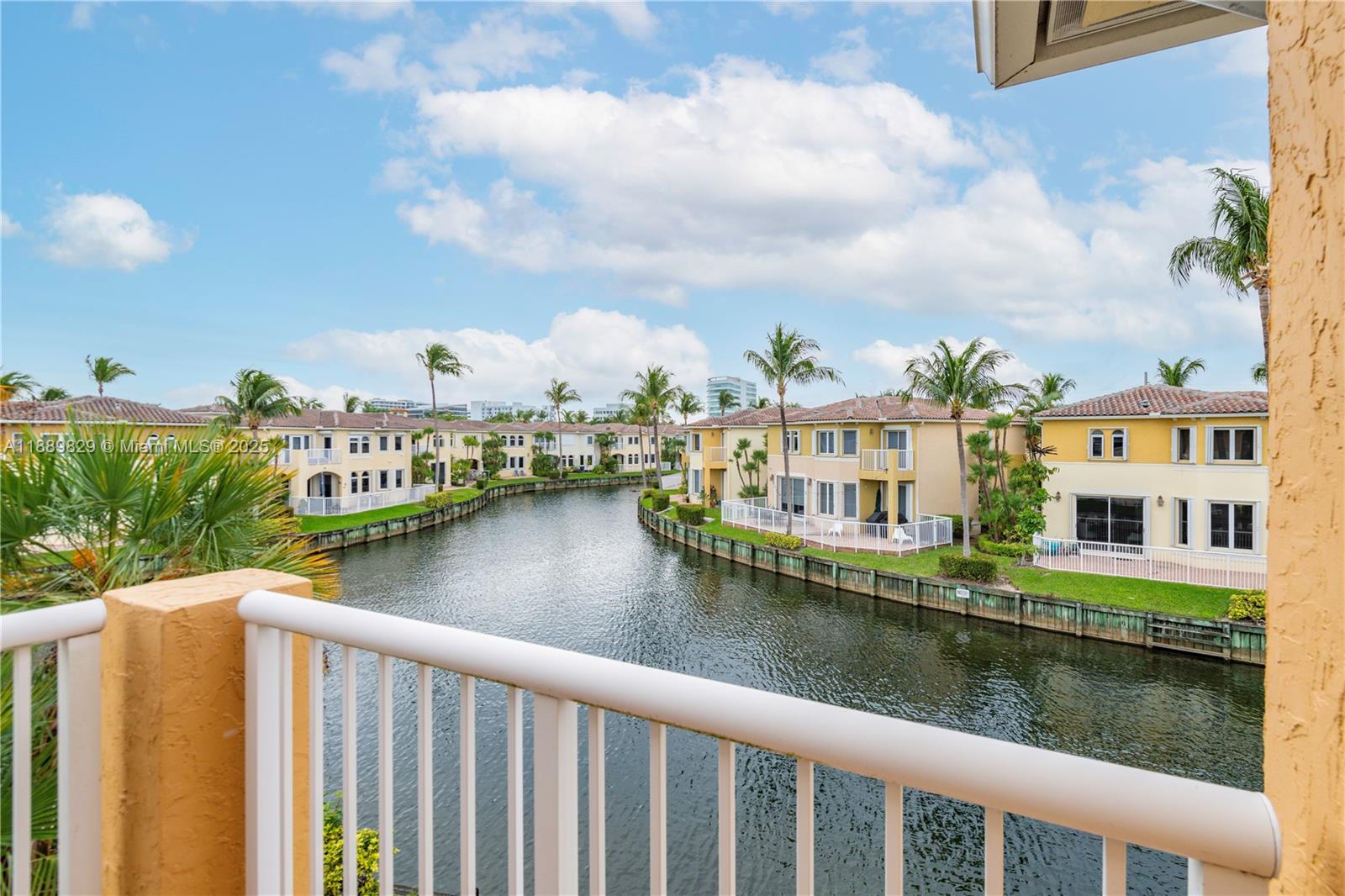 AVENTURA LAKES - PHASE II - Residential