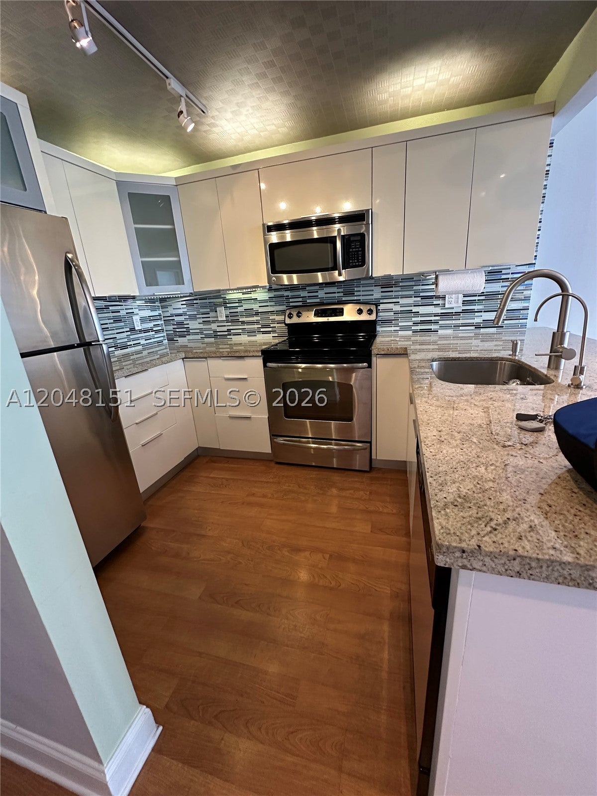 1228 West Ave 1104