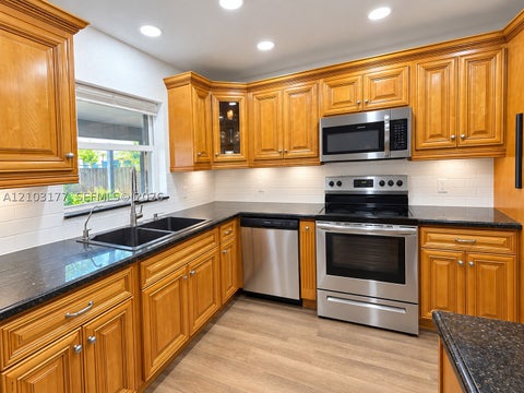 Photo of 621 S 24th Ave, Hollywood, FL 33020 (MLS # A12103177)