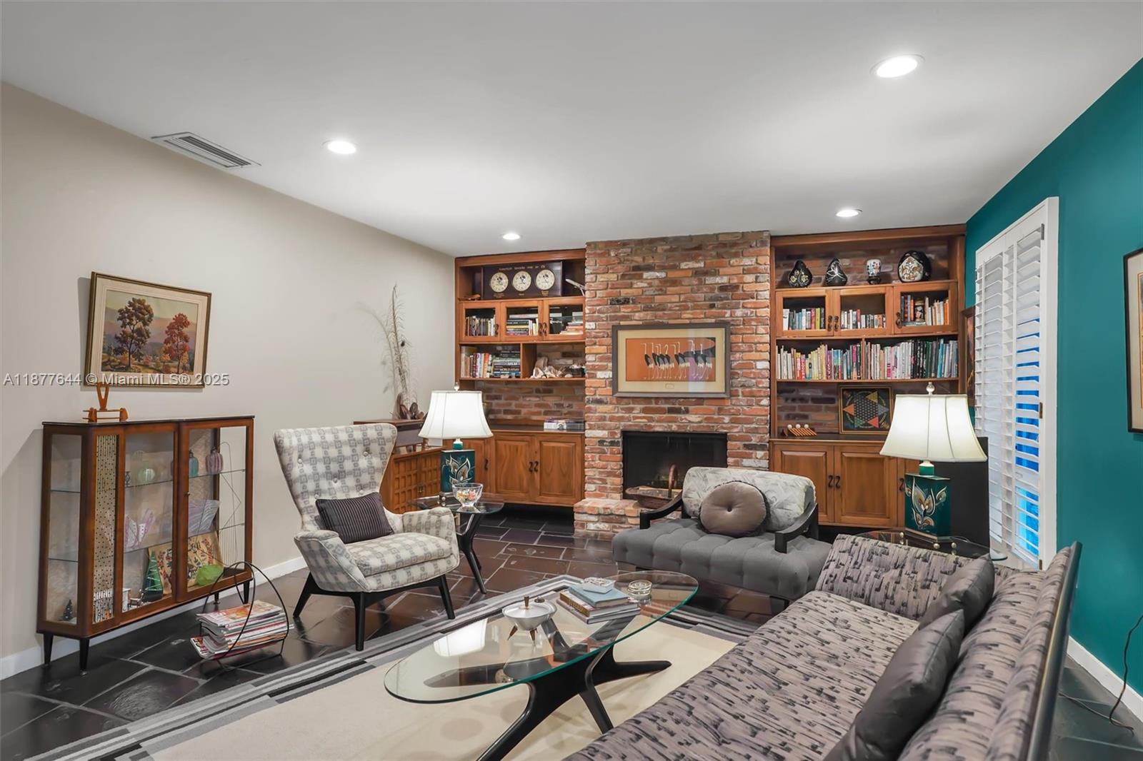 TANGLEWOOD GDNS - Residential