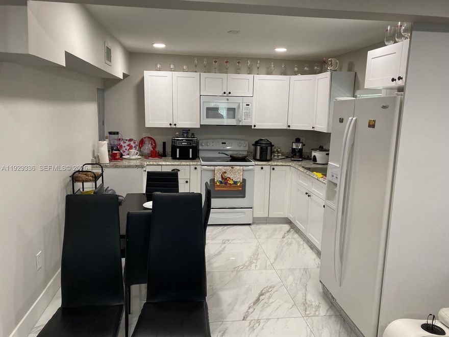 Dream Location! This property won’t last long on the market. Beautiful 3/2—absolutely worth showing to your clients. These types of rentals usually stay available for only a few days. Originally a 2/1, it will be ready for move-in on January 1, 2026. It also includes a separate 1/1 apartment that can be used as a mother-in-law suite or as an income-producing unit. It is clean, well-maintained, and located in a quiet, family-friendly residential area. The property is close to supermarkets, stores, bus stops, and much more. It includes 3 parking spaces.
The 1/1 unit has a private entrance and is available for immediate move-in. Easy to show. We present all offers.