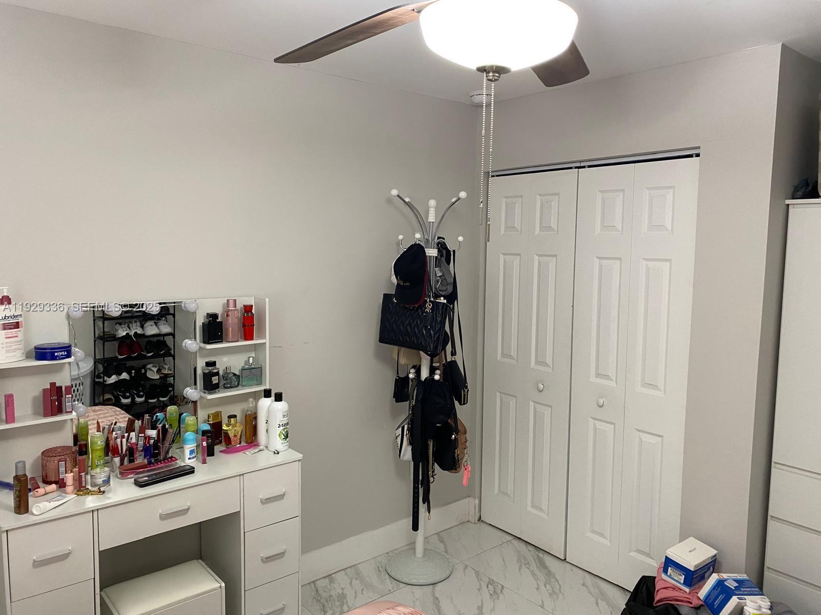 FLAMINGO ESTATES - Residential Lease