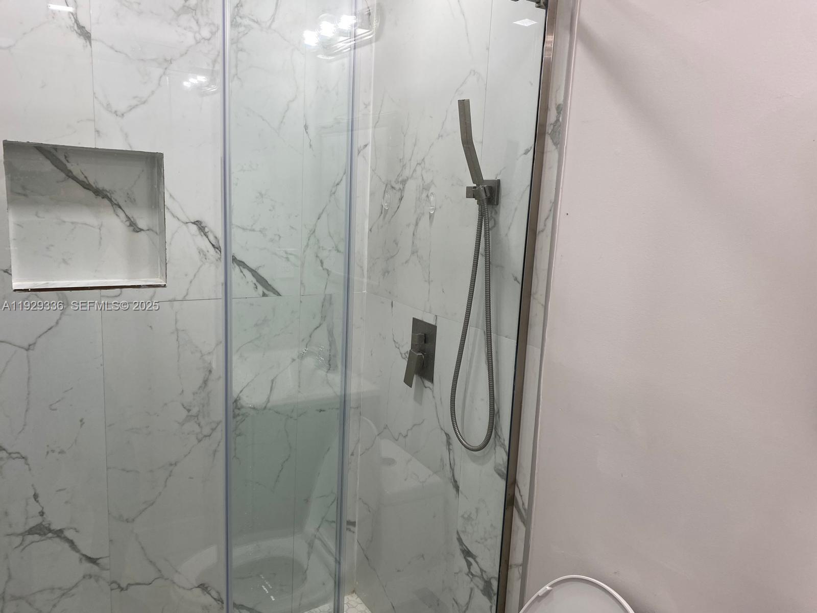 FLAMINGO ESTATES - Residential Lease