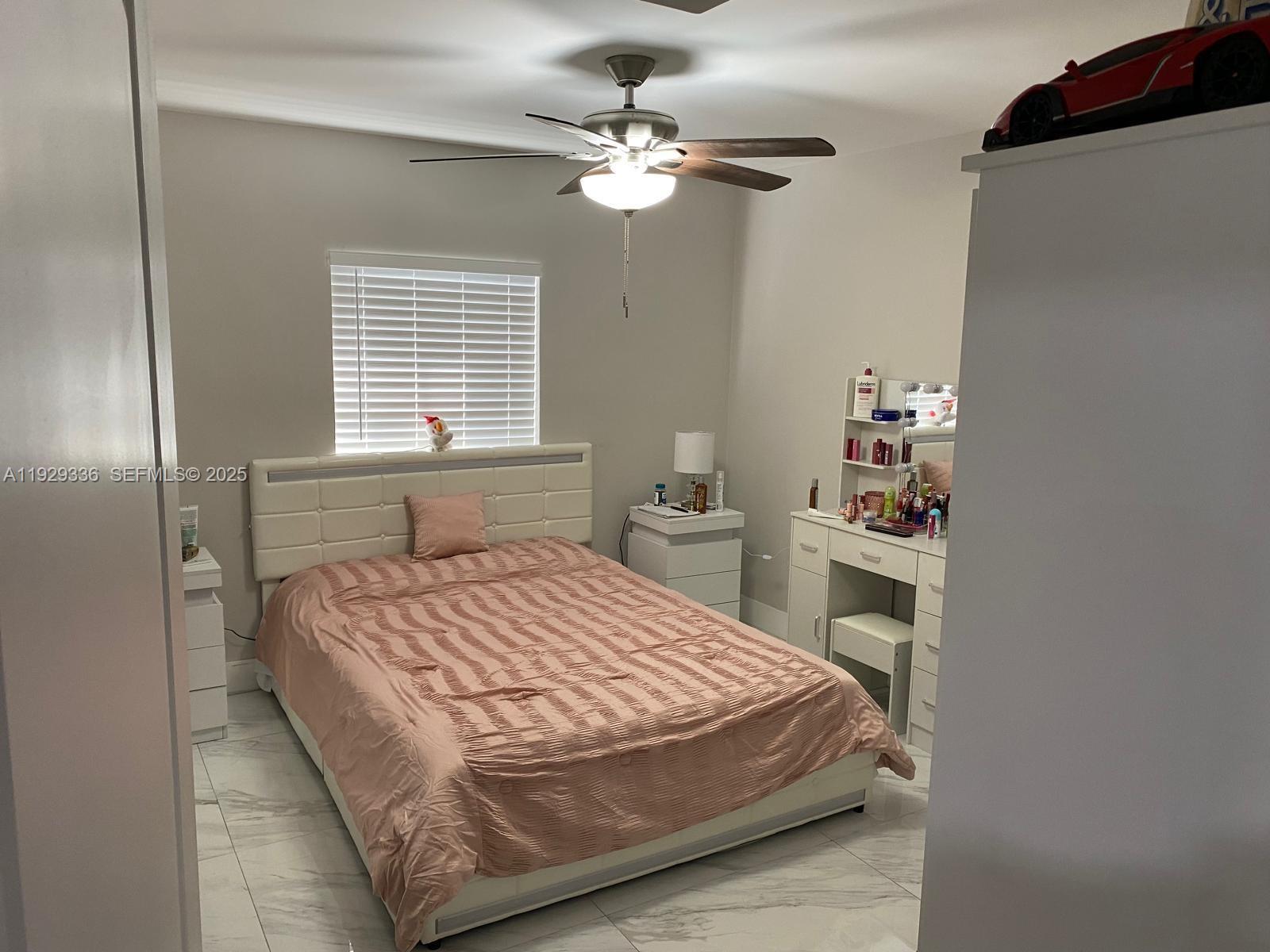 FLAMINGO ESTATES - Residential Lease