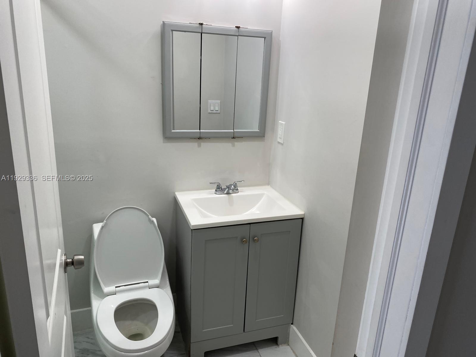 FLAMINGO ESTATES - Residential Lease