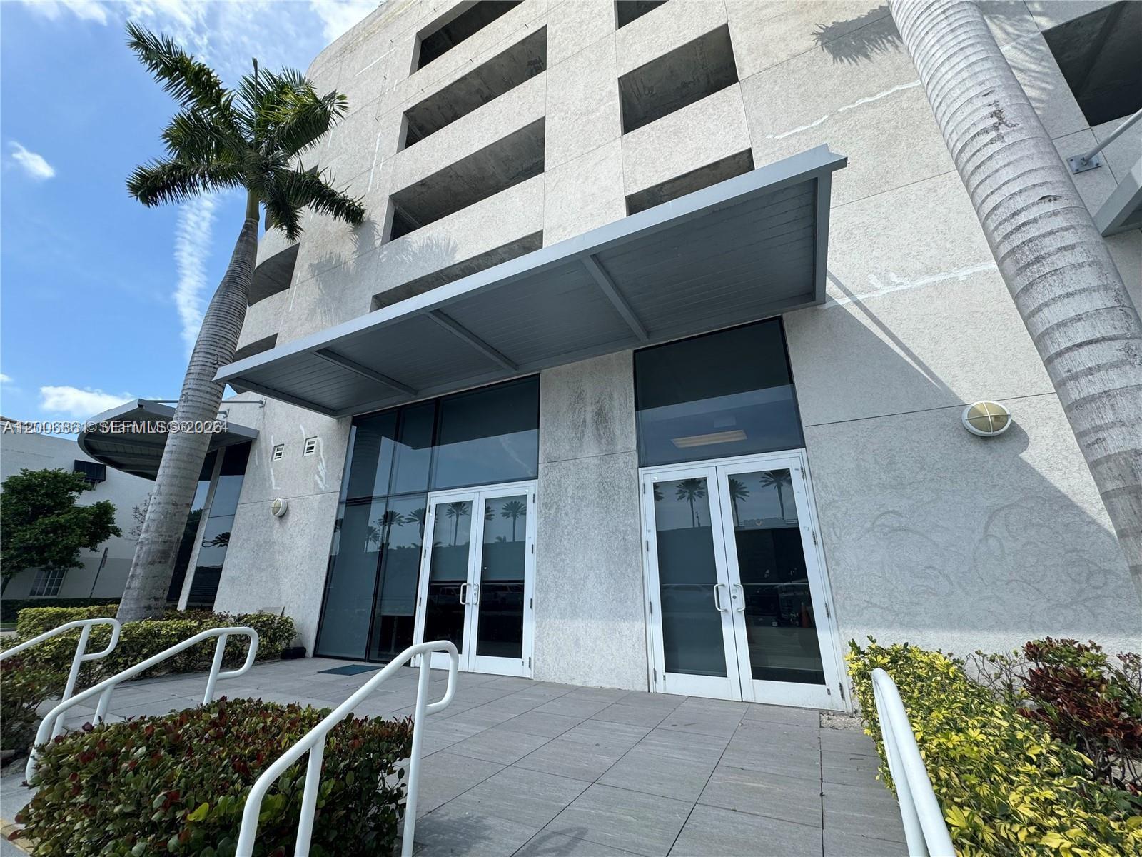 20200 W Dixie Hwy G07