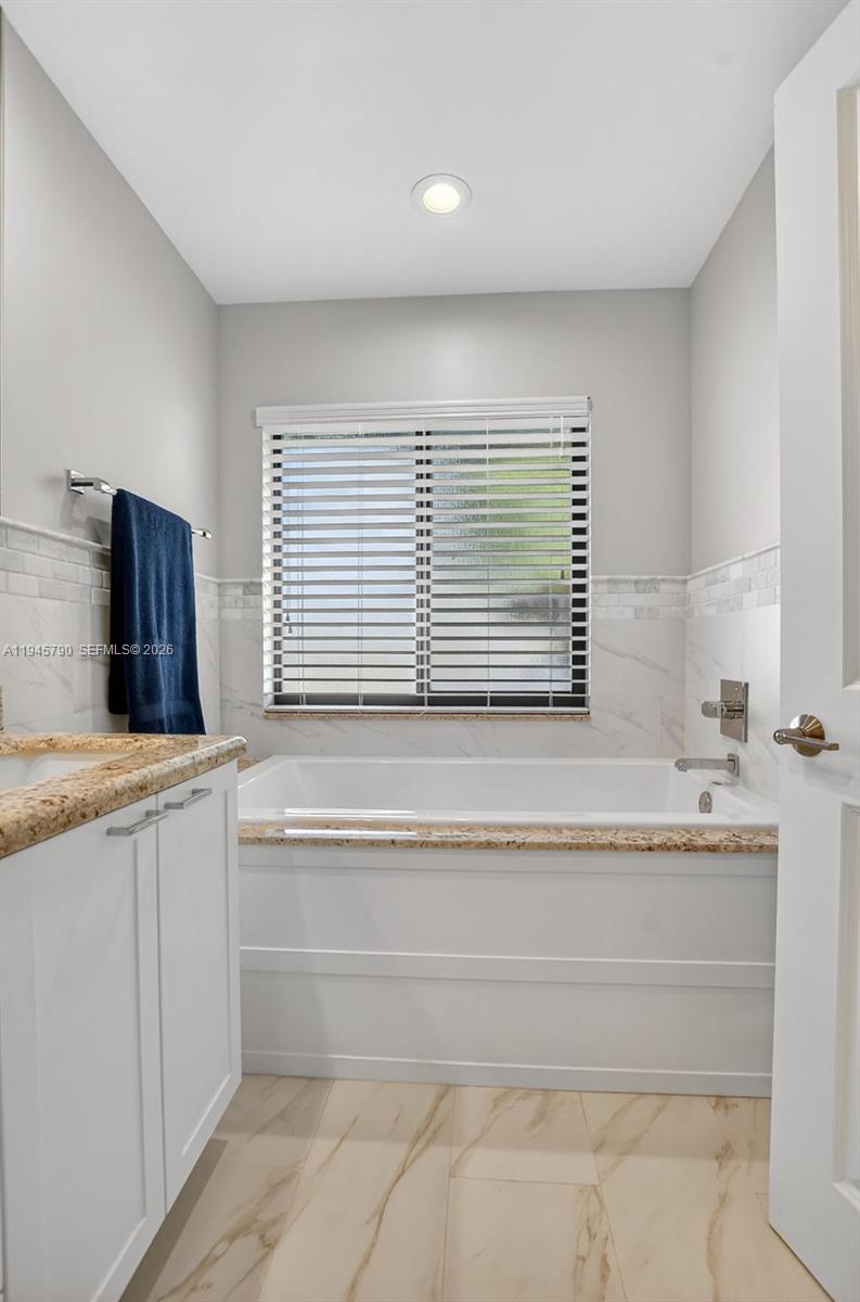 BOCA FONTANA PH 2-B - Residential