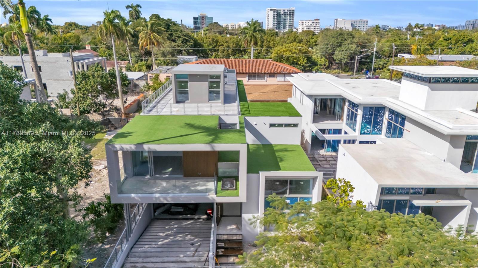 2110 S Miami Ave, Miami, Broward County, Florida - 5 Bedrooms  
6 Bathrooms - 