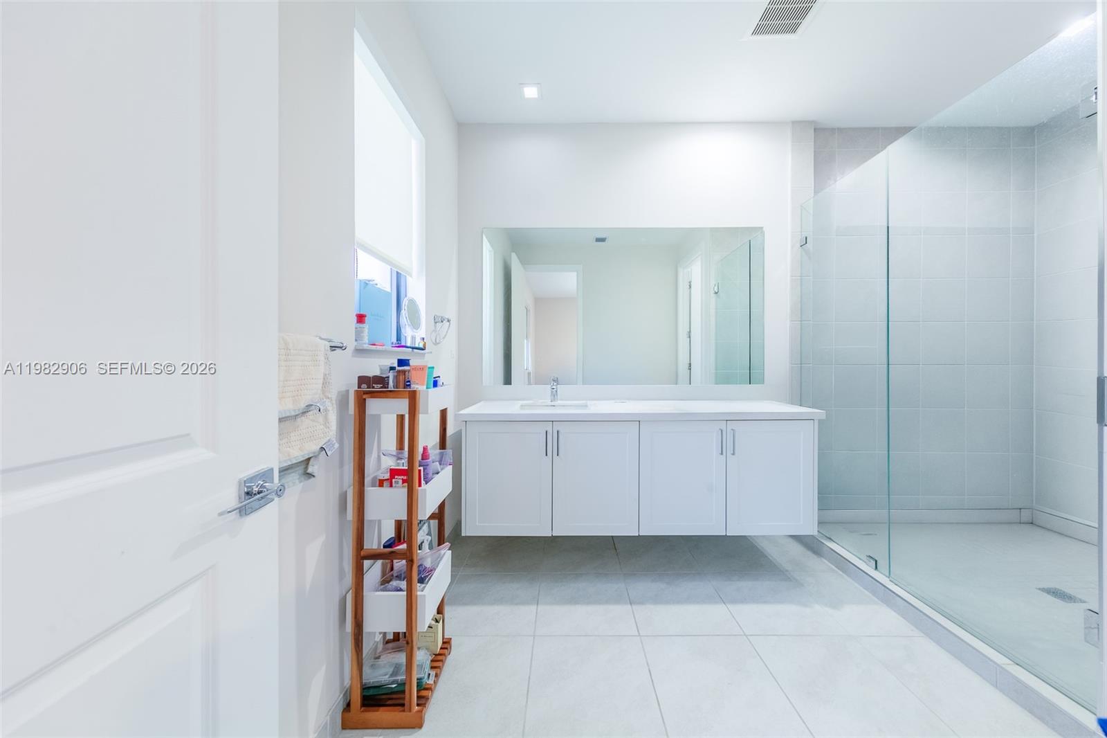 DOWNTOWN DORAL SOUTH PHAS - Residential