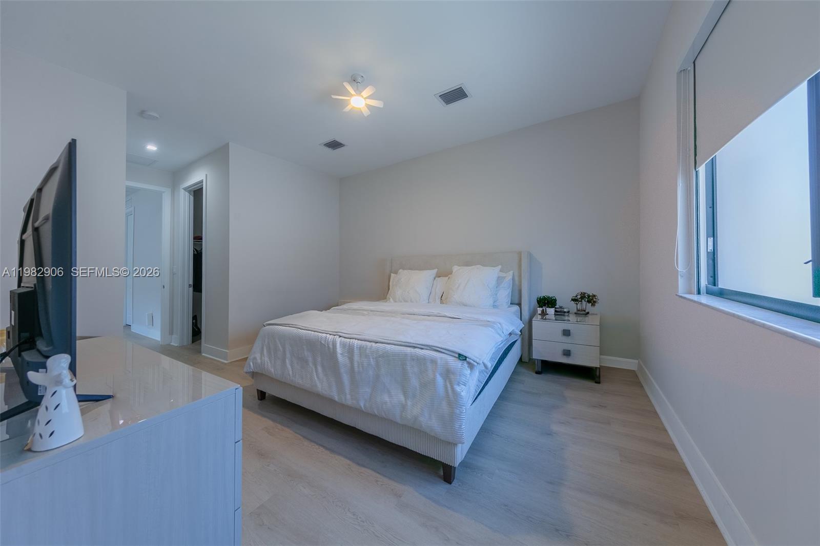DOWNTOWN DORAL SOUTH PHAS - Residential