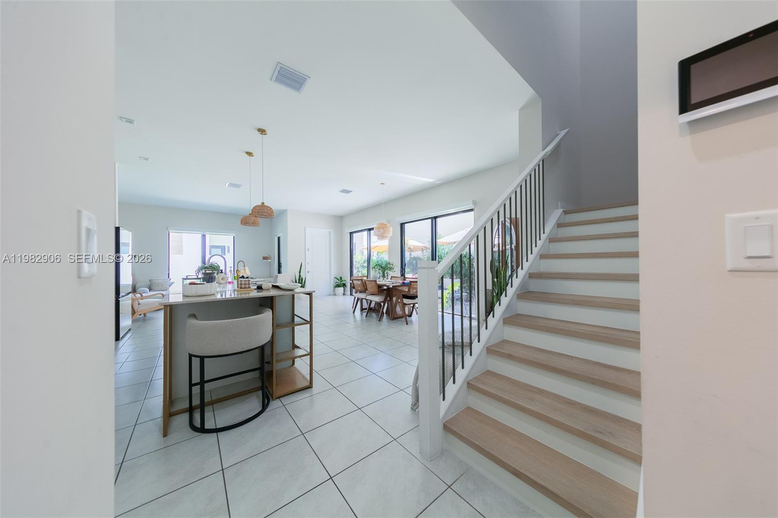 DOWNTOWN DORAL SOUTH PHAS - Residential