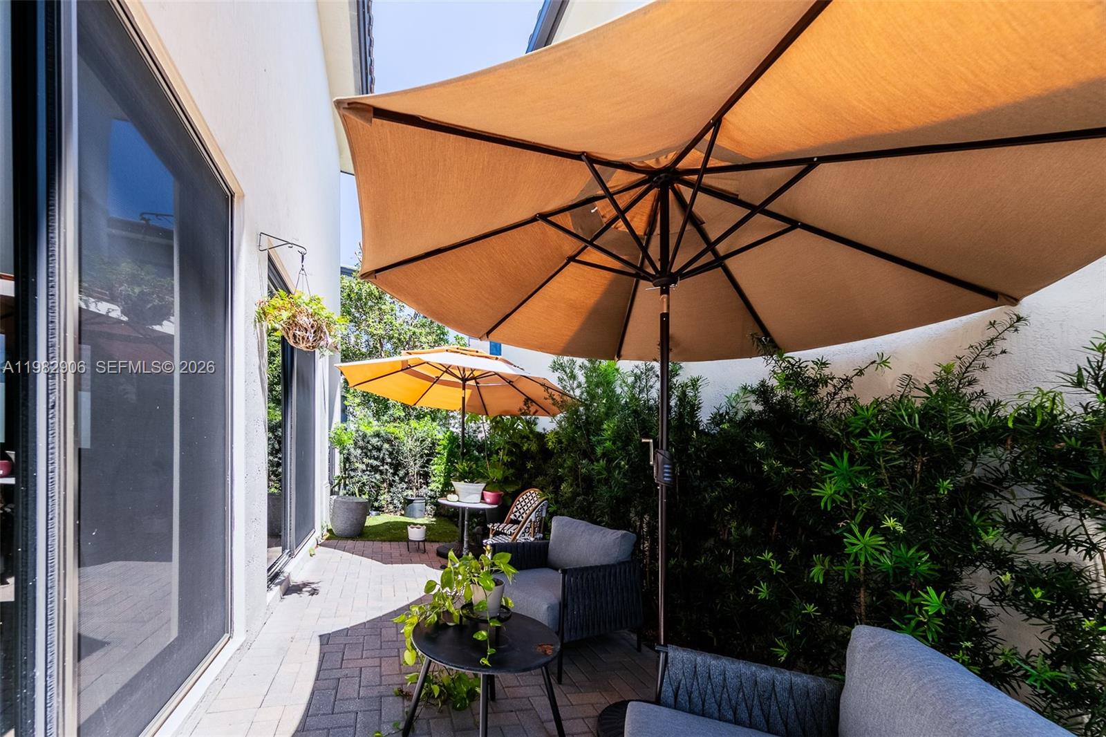 DOWNTOWN DORAL SOUTH PHAS - Residential