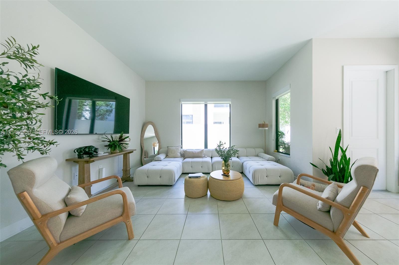 DOWNTOWN DORAL SOUTH PHAS - Residential