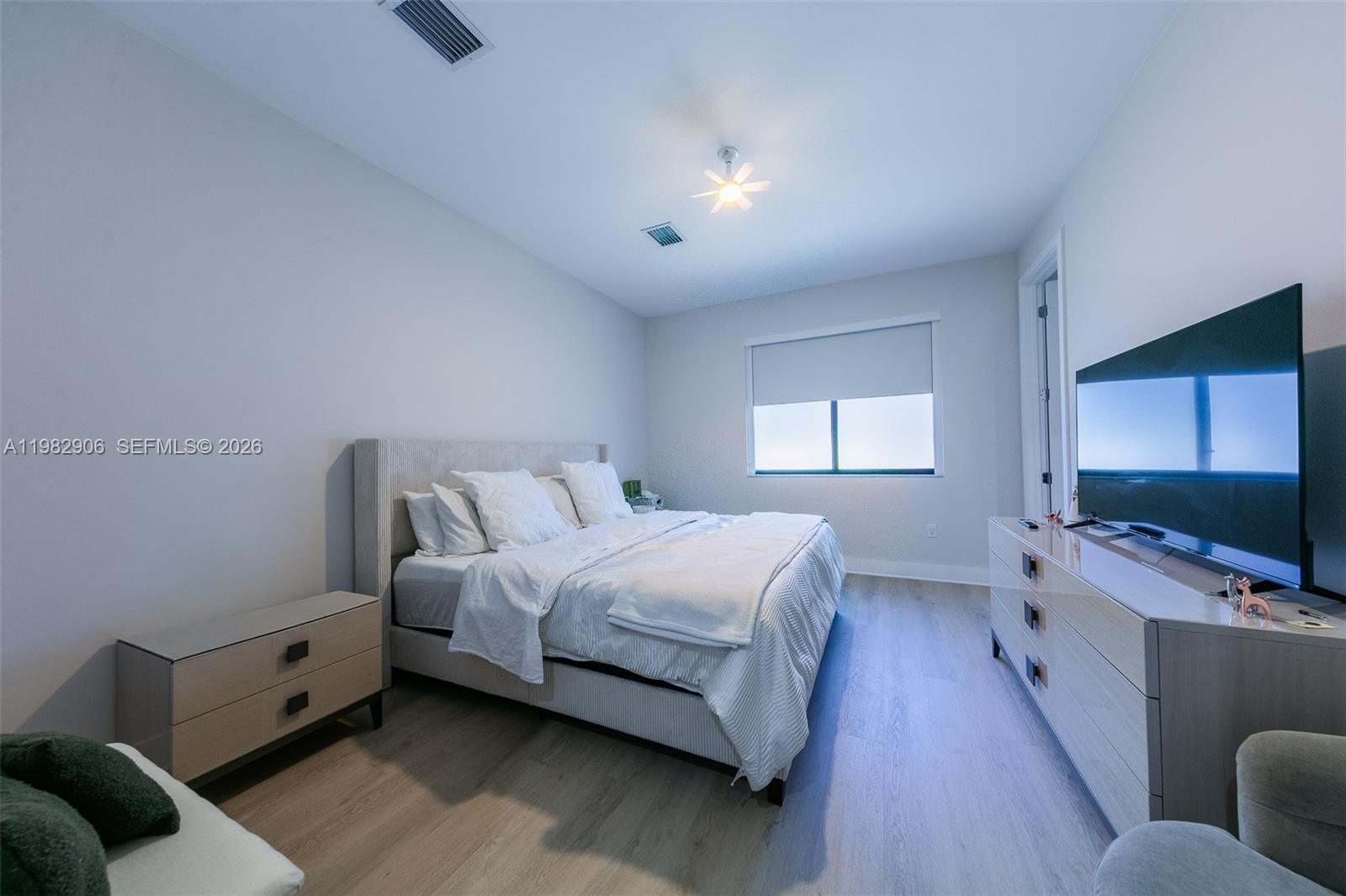 DOWNTOWN DORAL SOUTH PHAS - Residential