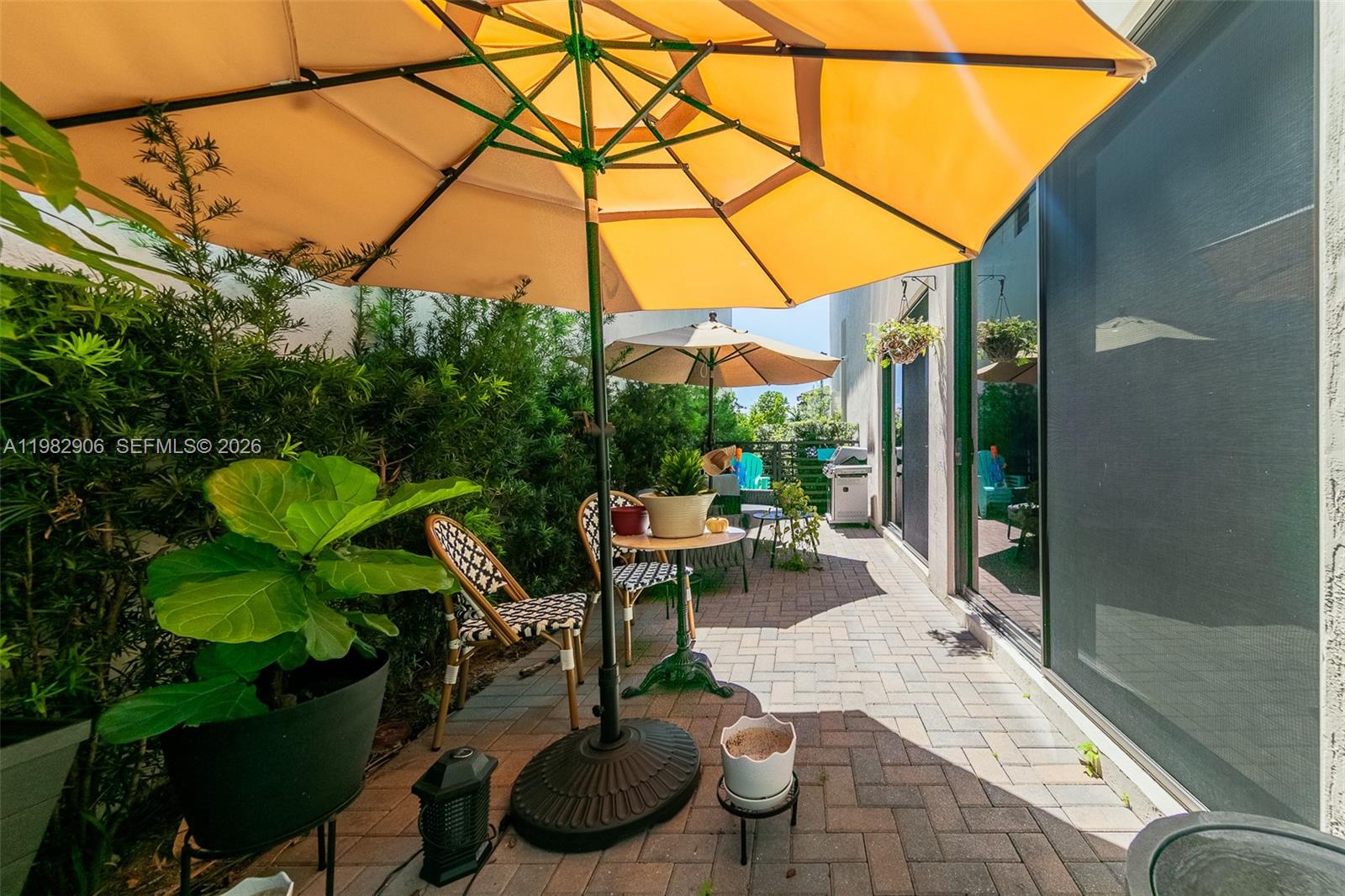 DOWNTOWN DORAL SOUTH PHAS - Residential