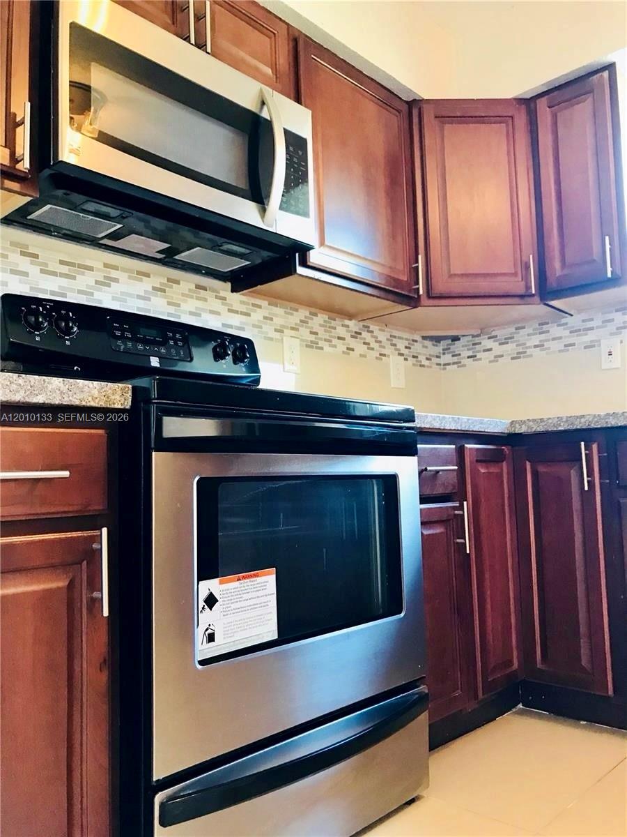 944 NW 51st St 1