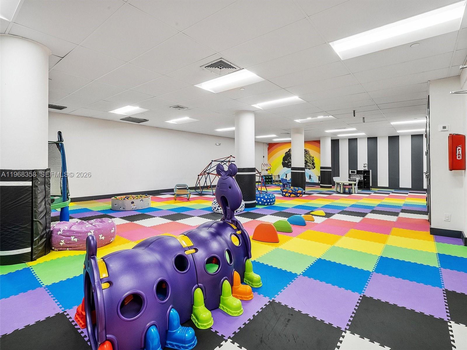 KING COLE CONDO - Residential