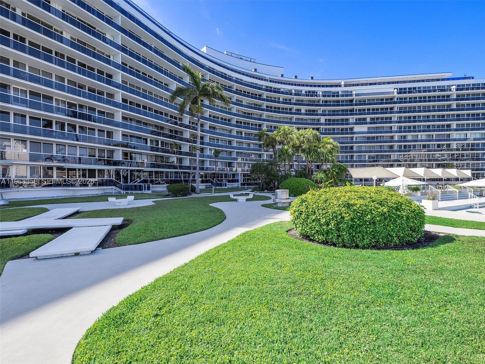 KING COLE CONDO - Residential