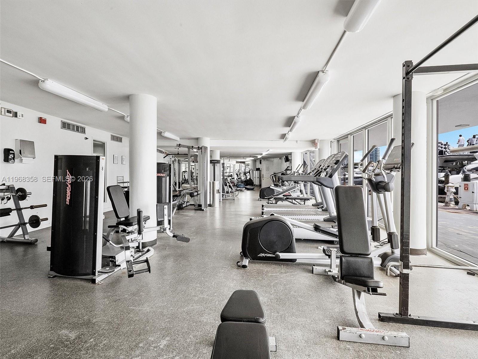 KING COLE CONDO - Residential