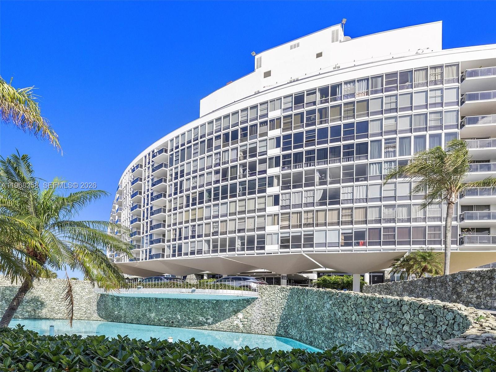 KING COLE CONDO - Residential