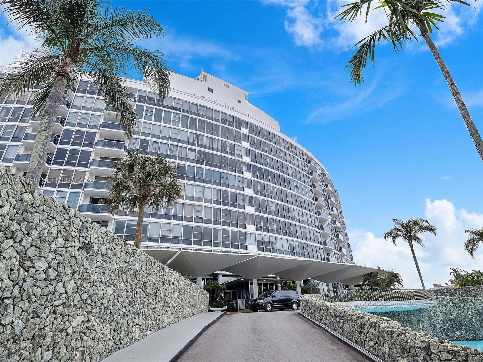 KING COLE CONDO - Residential