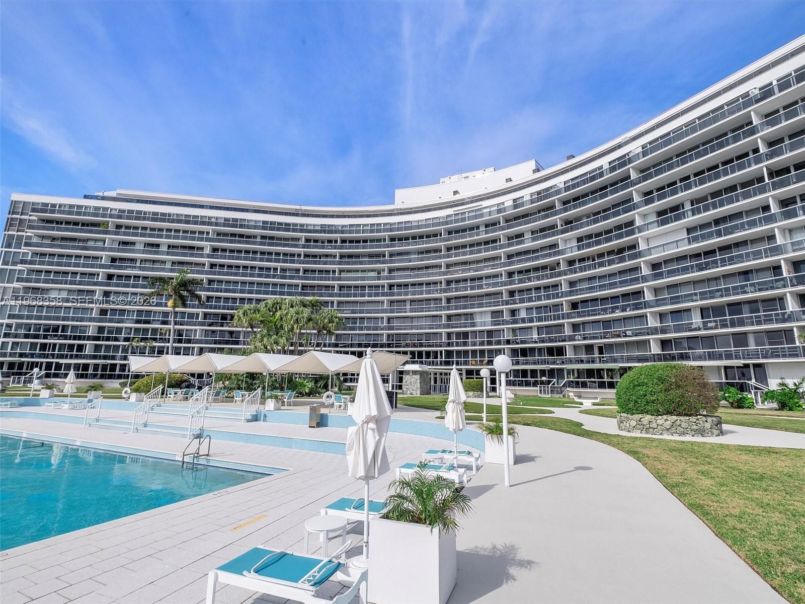 KING COLE CONDO - Residential