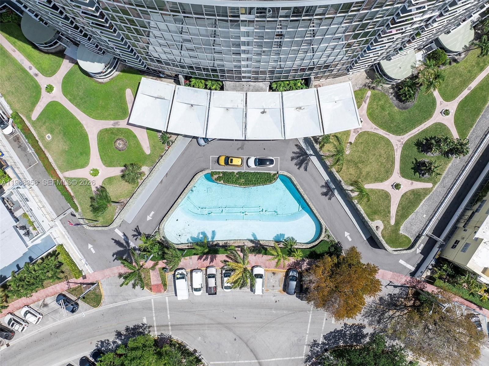 KING COLE CONDO - Residential