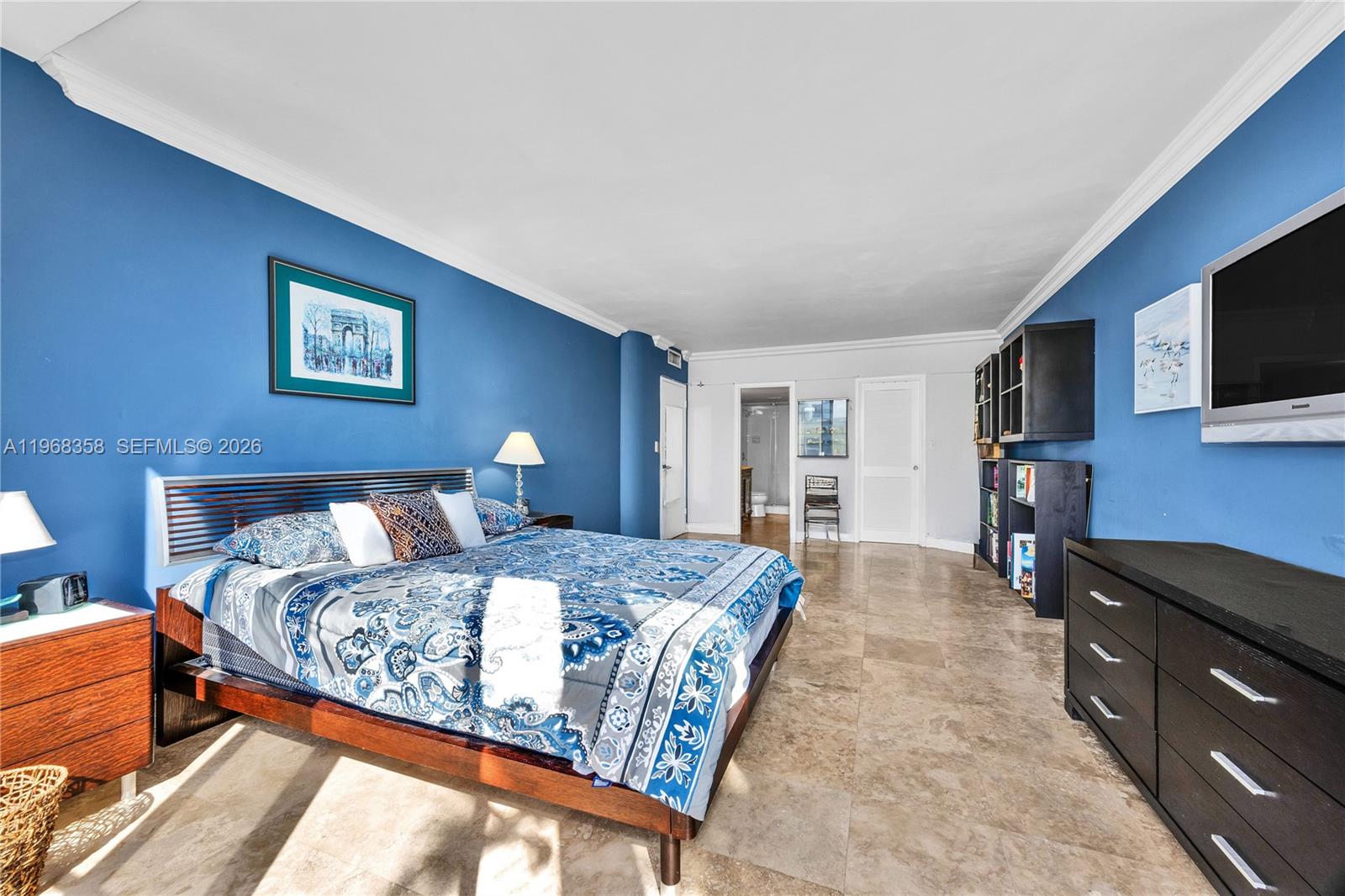 KING COLE CONDO - Residential