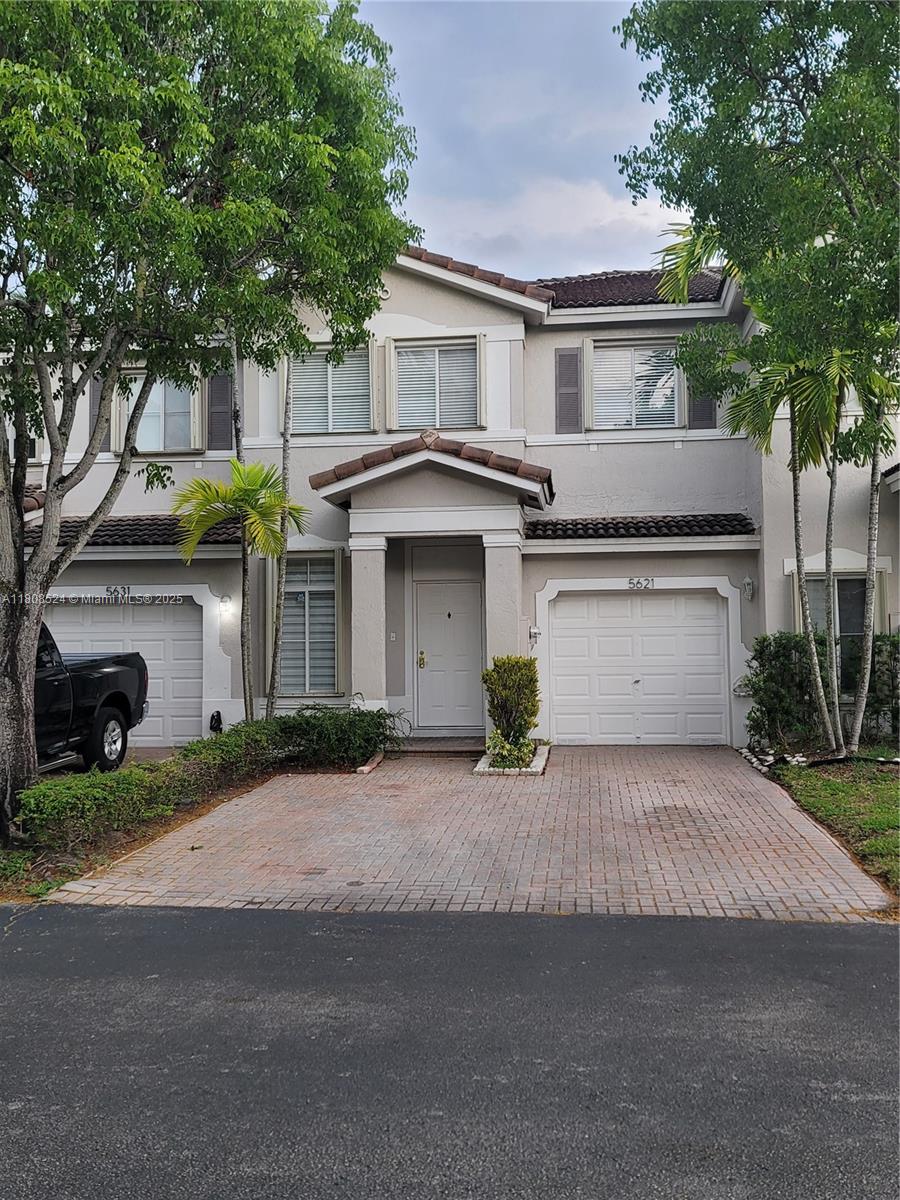 Rental Property at 5621 Nw 112th Ct, Doral, Miami-Dade County, Florida - Bedrooms: 3 
Bathrooms: 3  - $3,600 MO.