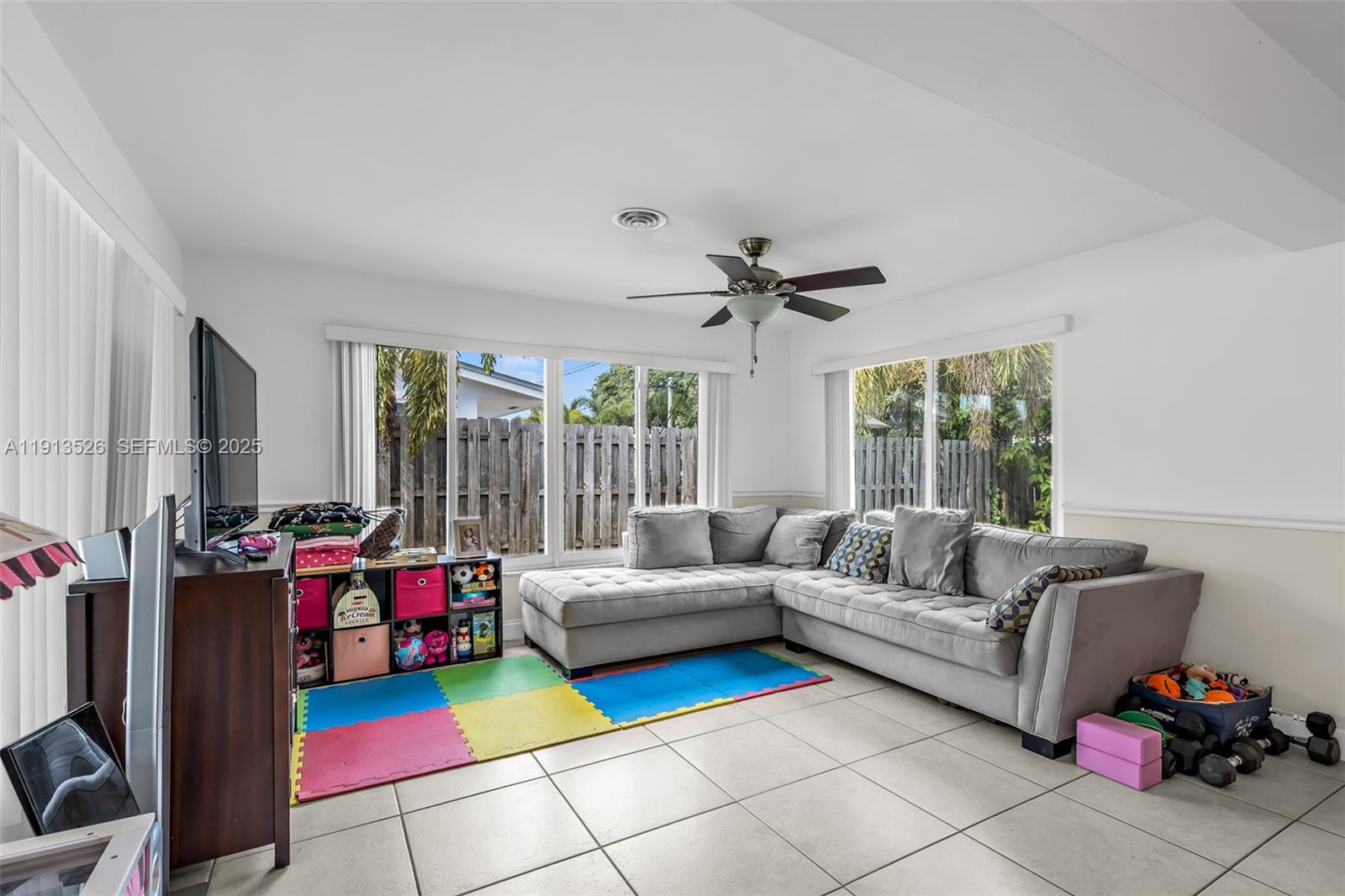 IMPERIAL POINT 3RD SEC - Residential