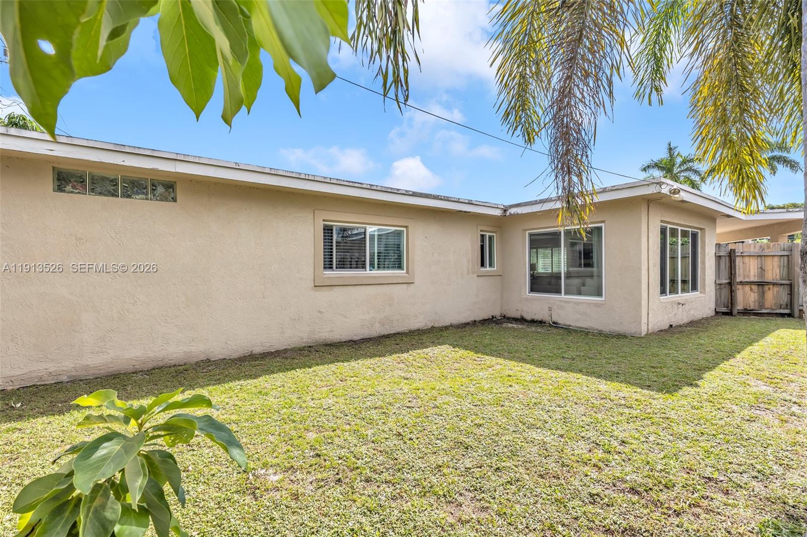 IMPERIAL POINT 3RD SEC - Residential