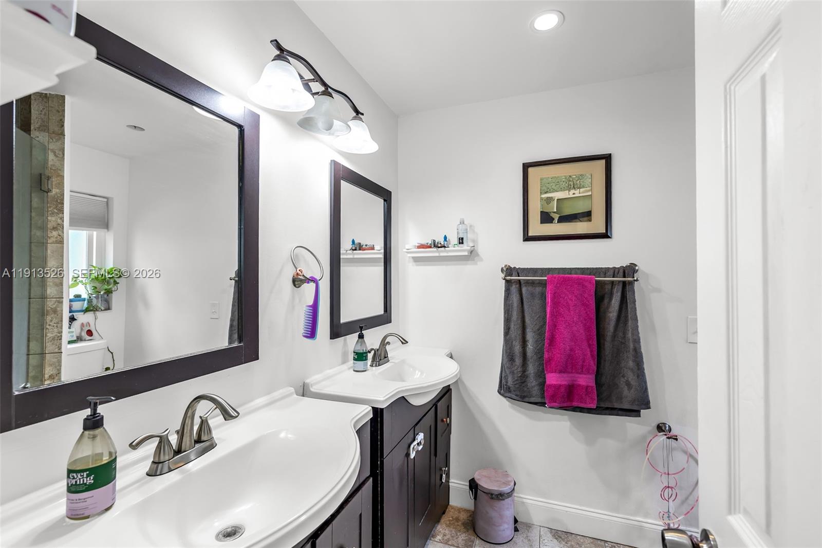 IMPERIAL POINT 3RD SEC - Residential