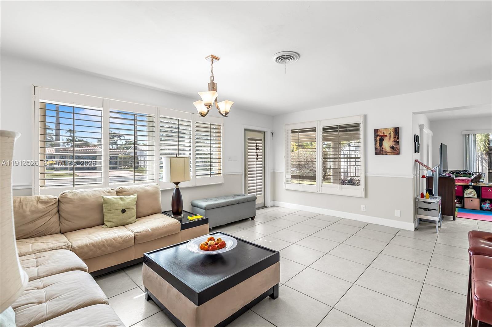 IMPERIAL POINT 3RD SEC - Residential