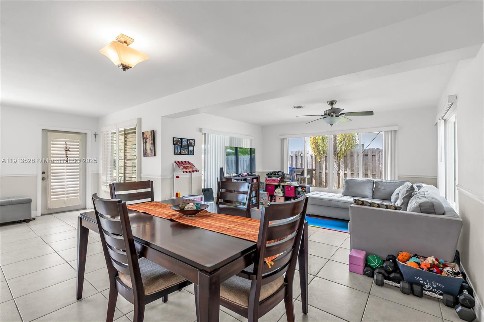 IMPERIAL POINT 3RD SEC - Residential