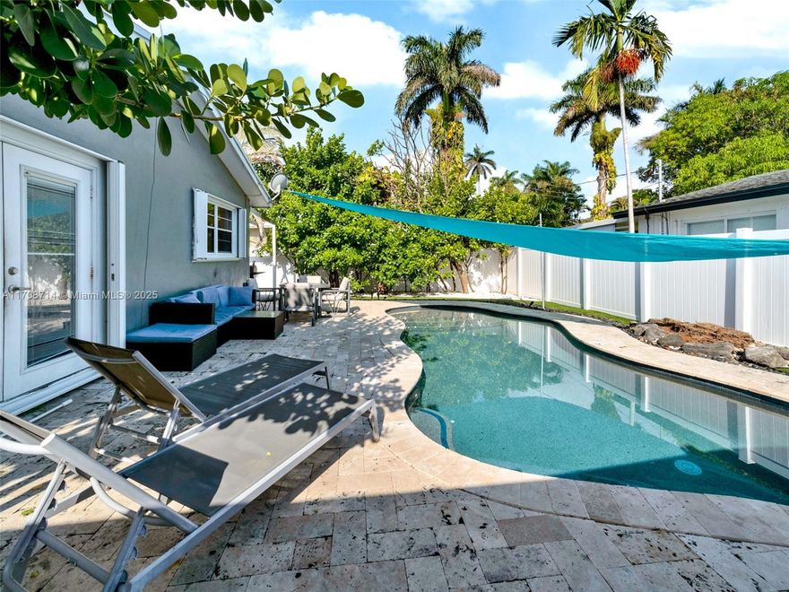GREAT NEIGHBORHOOD** Beautiful 2 bedroom 2 bathroom home near Hollywood Beach CC. Private backyard. In ground pool. East of US-1. Easy access to the beach and intracoastal. Updated kitchen. This property has 4 cars parking. Extremely well draining property, no issues with flooding.