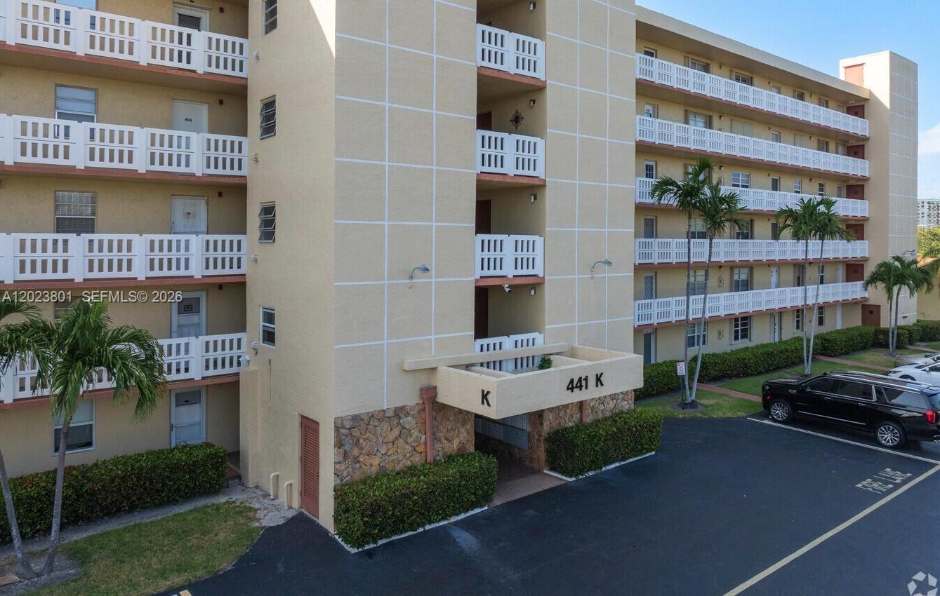 MEADOWBROOK LAKES VIEW K - Residential