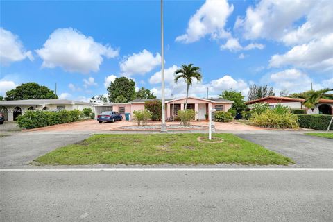Photo of 1421 SW 92nd Ave, Miami, FL 33174 (MLS # A12028438)