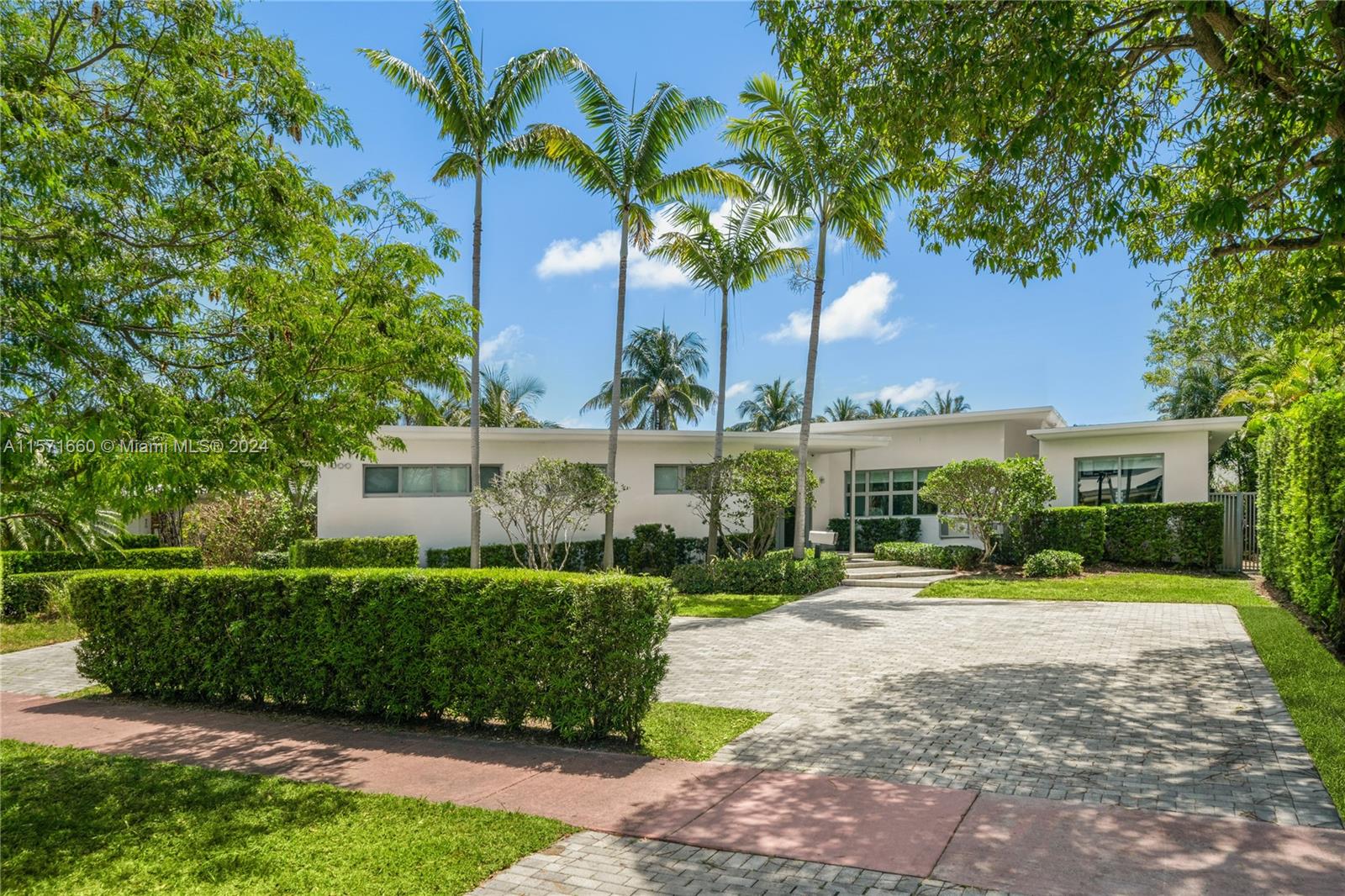 Property for Sale at 1000 N Shore Dr, Miami Beach, Miami-Dade County, Florida - Bedrooms: 4 
Bathrooms: 4  - $3,350,000