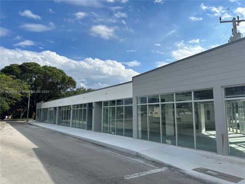 10 S Royal Poinciana Blvd Miami Springs FL 33166
